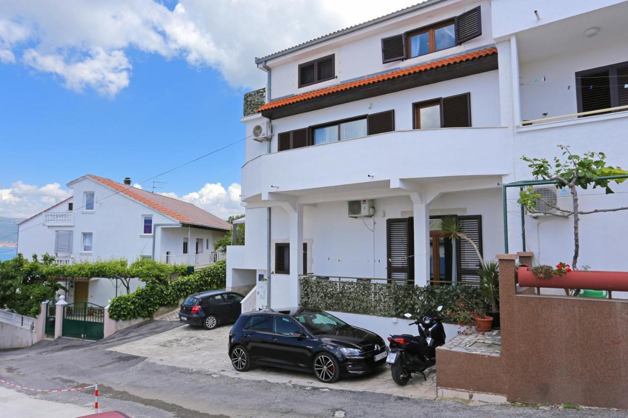 Apartments With A Parking Space Mastrinka, Ciovo - 4324 トロギール エクステリア 写真